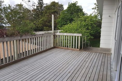 Photo of property in 3 Garton Drive, Massey, Auckland, 0614