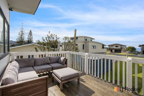 Photo of property in 17 The Loop, Waihi Beach, 3611