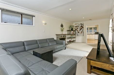 Photo of property in 40 Bond Crescent, Forrest Hill, Auckland, 0620