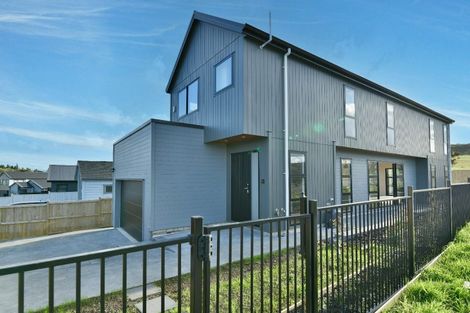 Photo of property in 15 Makenu Crescent, Wainui, Silverdale, 0992