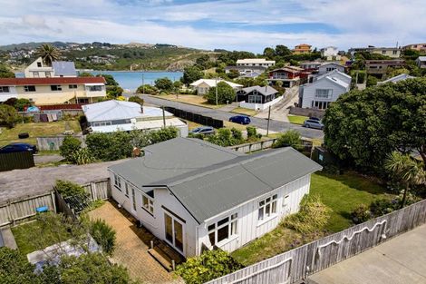 Photo of property in 10 Lambley Road, Titahi Bay, Porirua, 5022