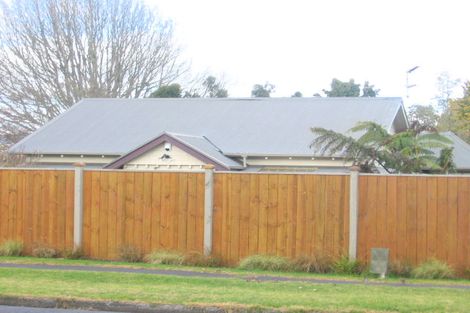 Photo of property in 4 Youngs Road, Papakura, 2110