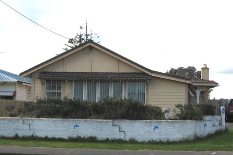 Photo of property in 12 Seafront Road, Castlecliff, Whanganui, 4501