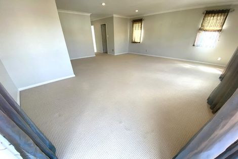 Photo of property in 15 Kaseng Place, East Tamaki Heights, Auckland, 2016