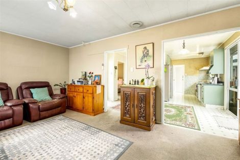 Photo of property in 71 Chilcott Road, Henderson, Auckland, 0612