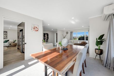 Photo of property in 38 Dannemora Drive, Dannemora, Auckland, 2016