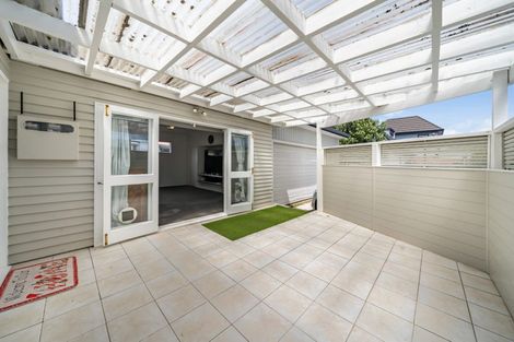 Photo of property in 22 Saint Ronans Avenue, Waterloo, Lower Hutt, 5011