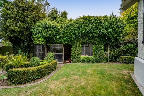 Photo of property in 49 Waihi Road, Hawera, 4610