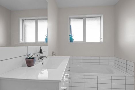 Photo of property in 15 Ruru Place, Oxford, 7430