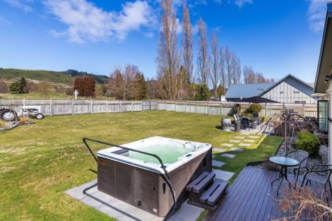 Photo of property in 120 Kinloch Road, Kinloch, Taupo, 3377