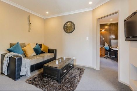Photo of property in 2/46 James Evans Drive, Northcote, Auckland, 0627