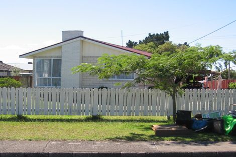 Photo of property in 25 Brains Road, Kelston, Auckland, 0602