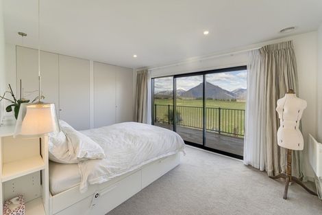 Photo of property in 77 Jacks Point Rise, Jacks Point, Queenstown, 9371