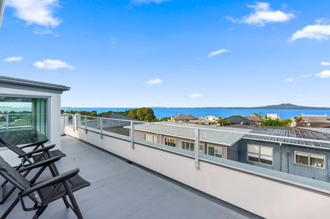 Photo of property in 5b Rahopara Street, Castor Bay, Auckland, 0620