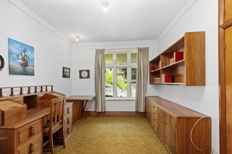 Photo of property in 103 Melbourne Road, Island Bay, Wellington, 6023