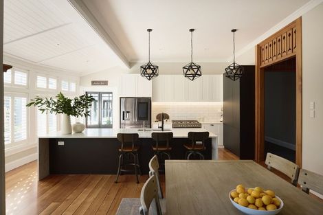 Photo of property in 10 Cobden Road, Bluff Hill, Napier, 4110