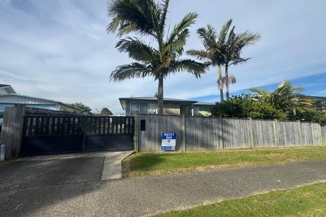 Photo of property in 33 Hyperion Drive, Randwick Park, Auckland, 2105