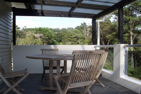 Photo of property in 97 Takahe Road, Titirangi, Auckland, 0604