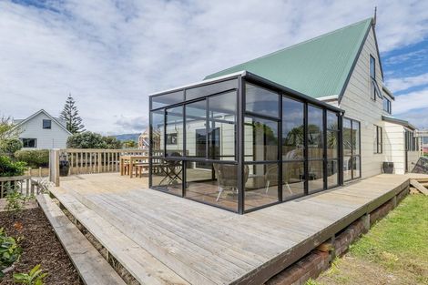 Photo of property in 189 Tutere Street, Waikanae Beach, Waikanae, 5036