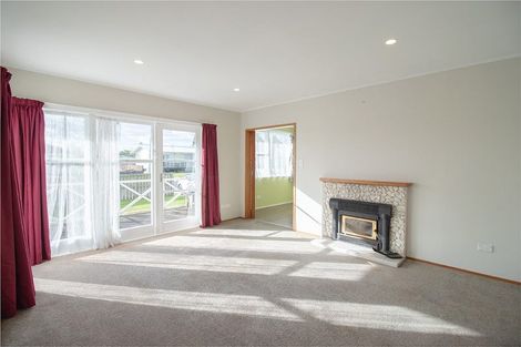 Photo of property in 99 Cargill Street, Papakura, 2110