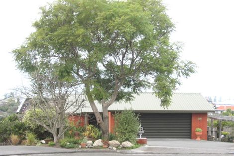 Photo of property in 18 Ormond Road, Hospital Hill, Napier, 4110