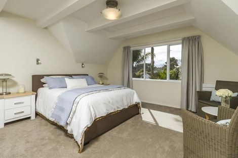 Photo of property in 38 Catalina Crescent, Forrest Hill, Auckland, 0620