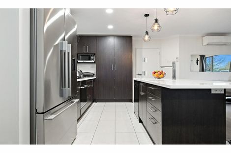 Photo of property in 15 Little Oaks Drive, Yaldhurst, Christchurch, 8042