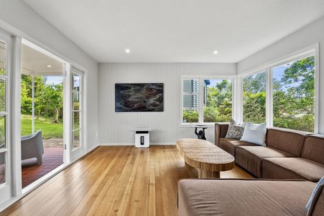 Photo of property in 16 Eversleigh Road, Belmont, Auckland, 0622