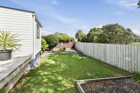 Photo of property in 12 Seaward Place, Wattle Downs, Auckland, 2103