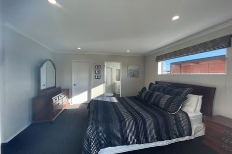 Photo of property in 10 Belize Grove, Grenada Village, Wellington, 6037