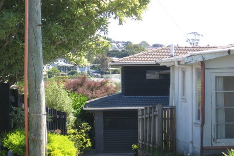 Photo of property in 16 Folkestone Street, Murrays Bay, Auckland, 0630