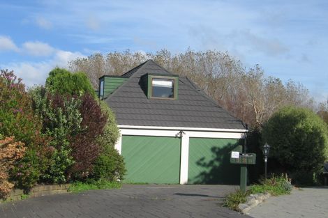 Photo of property in 13a Observatory Close, Whitby, Porirua, 5024