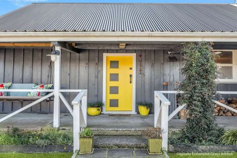Photo of property in 37 Kawaha Point Road, Fairy Springs, Rotorua, 3015