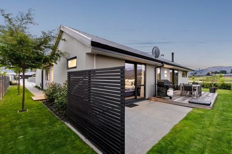 Photo of property in 8 Tahi Street, Albert Town, Wanaka, 9305