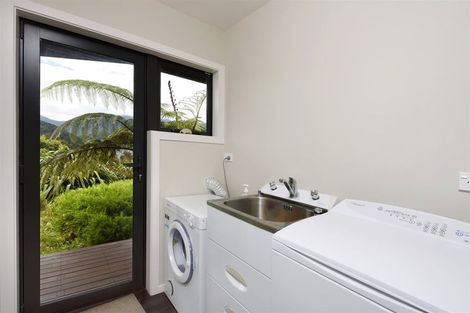 Photo of property in 10 Worlds End Road, Tennyson Inlet, 7195