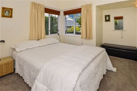 Photo of property in 11 Otakau Road, Milford, Auckland, 0620