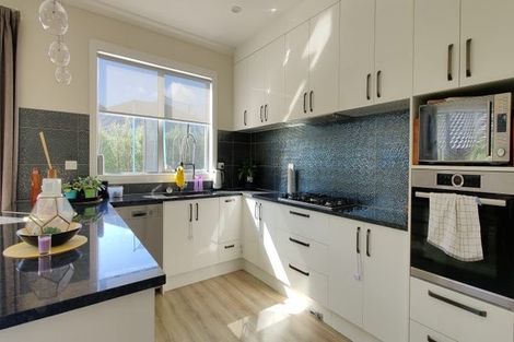 Photo of property in 17 Kuawa Drive, Kumeu, 0810