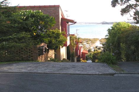 Photo of property in 2/28 Walter Street, Hauraki, Auckland, 0622