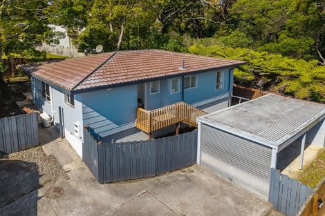 Photo of property in 2/8 Thistledew Place, Bayview, Auckland, 0629