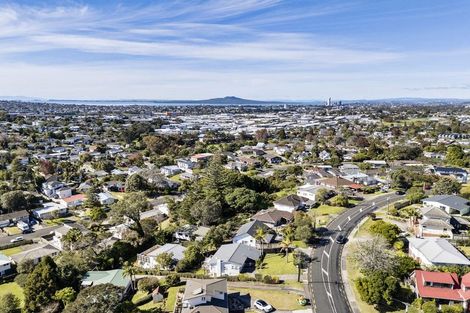 Photo of property in 1/16 Weldene Avenue, Glenfield, Auckland, 0629