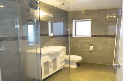 Photo of property in 17 Tiroroa Avenue, Te Atatu South, Auckland, 0610