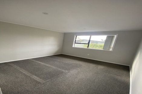 Photo of property in 30 Lewisham Street, Highland Park, Auckland, 2010