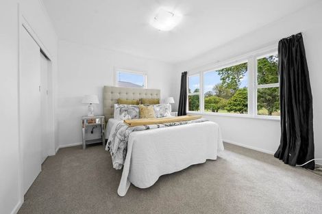 Photo of property in 100 Gossamer Drive, Pakuranga Heights, Auckland, 2010