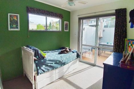 Photo of property in 24 Springtime Crescent, Stanmore Bay, Whangaparaoa, 0932