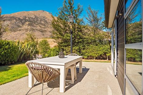 Photo of property in 6 Mcivor Lane, Lake Hayes, Queenstown, 9304