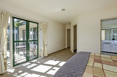Photo of property in 1b Knightsbridge Place, Taradale, Napier, 4112
