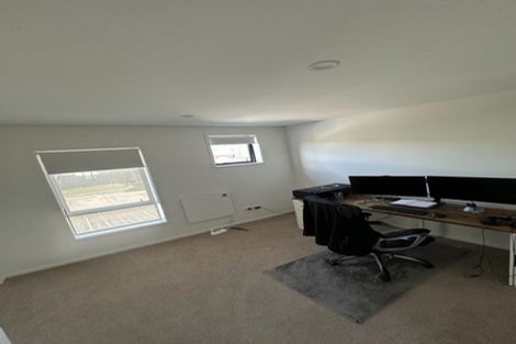 Photo of property in 10 Rara Lane, Manukau, Auckland, 2104