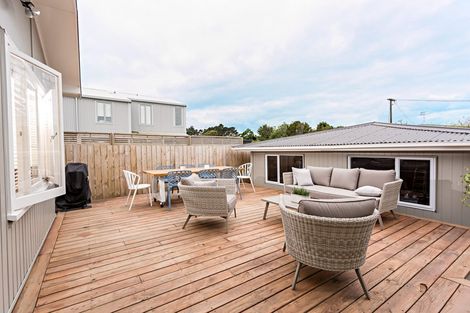 Photo of property in 84a Triangle Road, Massey, Auckland, 0614