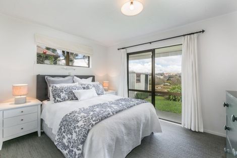 Photo of property in 10 Busby Hill, Havelock North, 4130