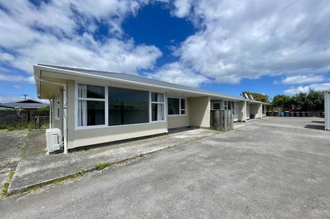 Photo of property in 4 Simons Street, Moturoa, New Plymouth, 4310